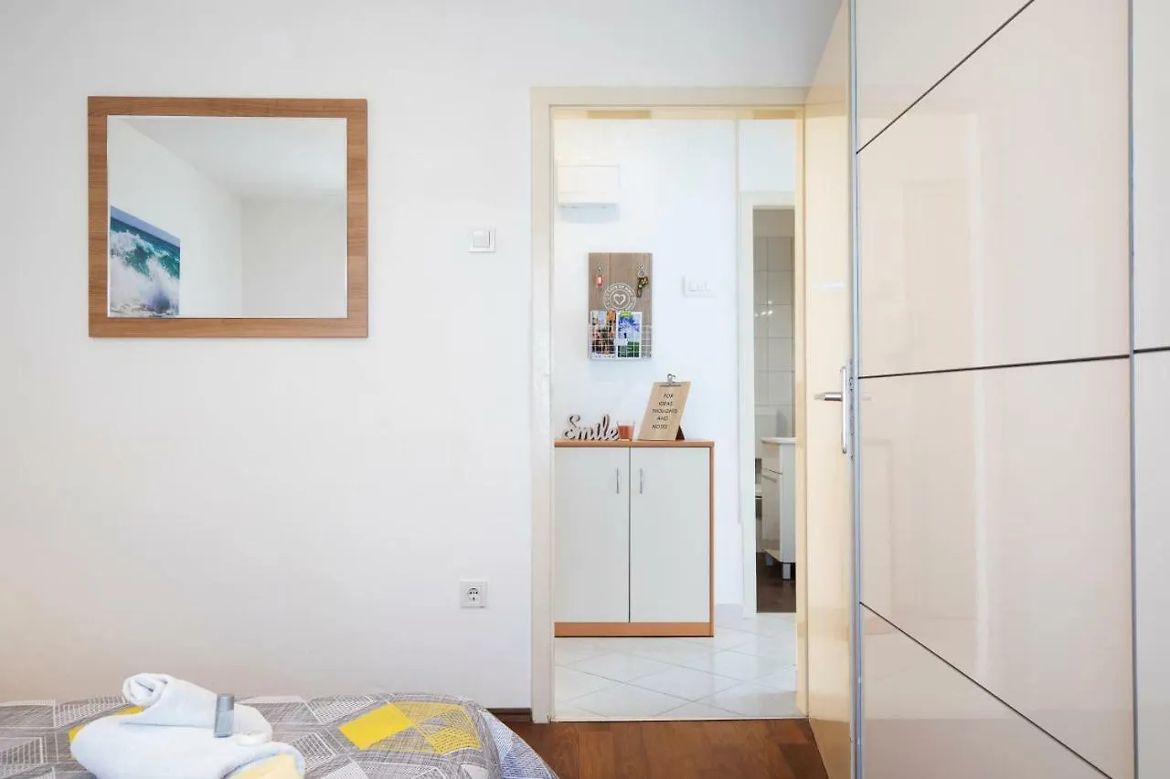 Castropola Apartment